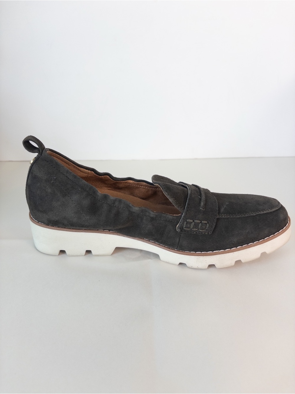 Vionic Cynthia II Suede Loafers Green - Picture 9 of 12
